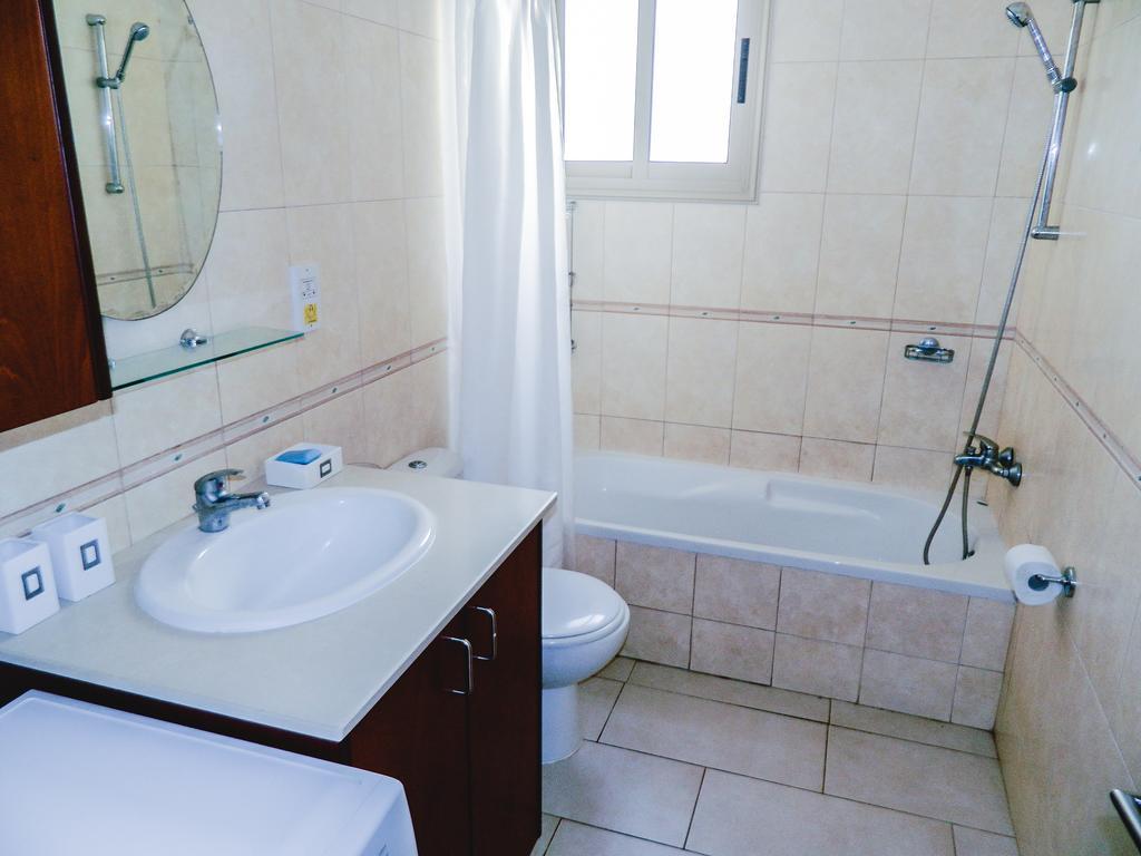 King'S Gardens Apartment Пафос Екстер'єр фото