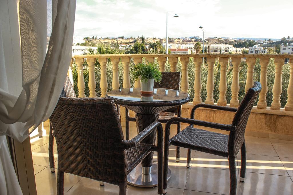 King'S Gardens Apartment Пафос Екстер'єр фото