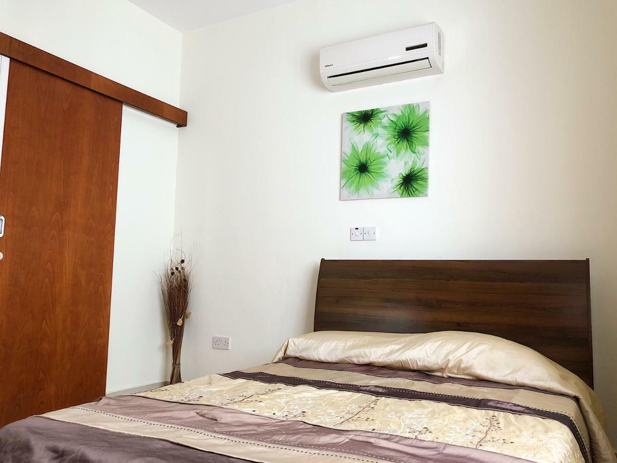 King'S Gardens Apartment Пафос Екстер'єр фото