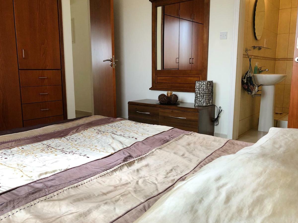 King'S Gardens Apartment Пафос Екстер'єр фото