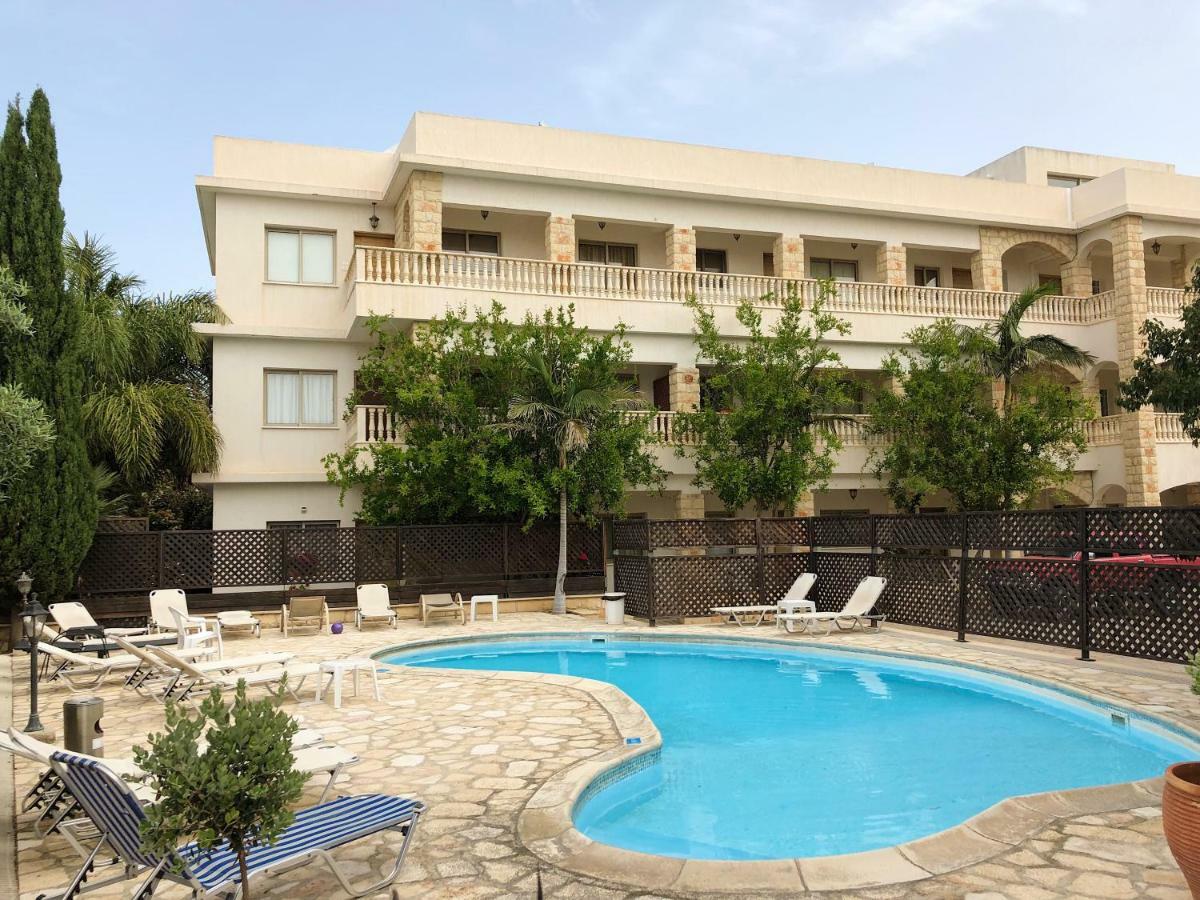 King'S Gardens Apartment Пафос Екстер'єр фото